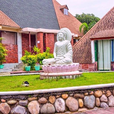 ShriGo Pyramid Home Divine - A Wellness Resort Dehradun Exterior foto