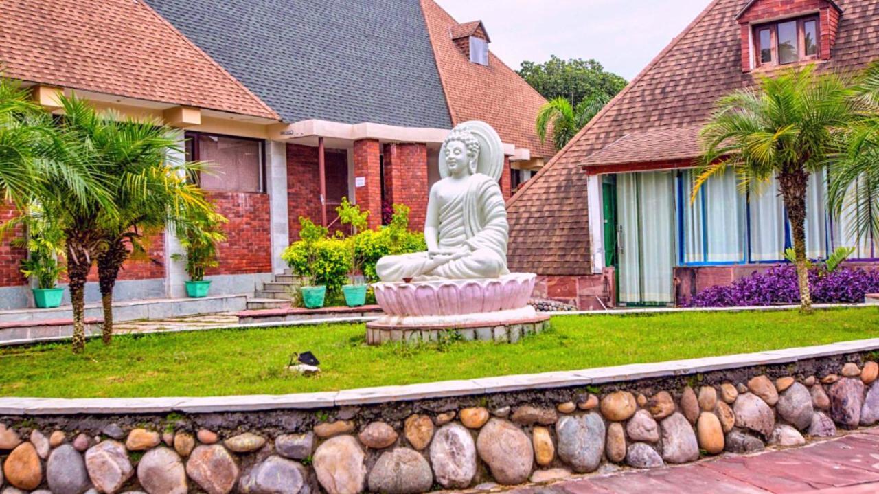 ShriGo Pyramid Home Divine - A Wellness Resort Dehradun Exterior foto